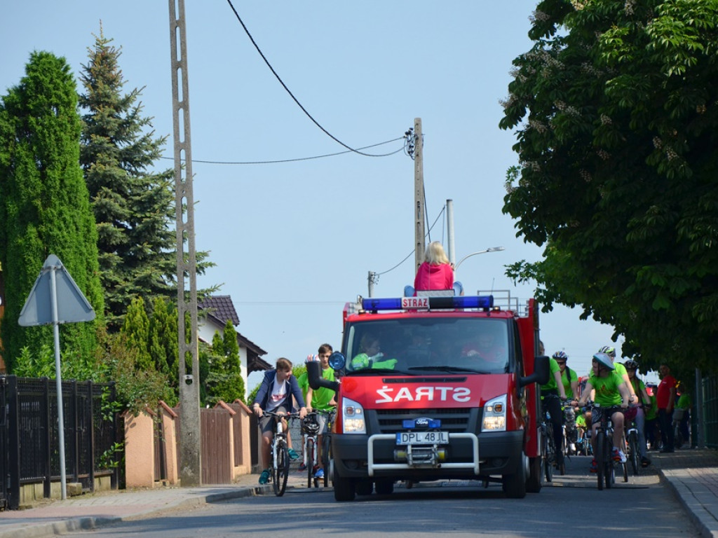 W Grębocicach na rowerach pojechały całe rodziny! Prawie 1110 osób na starcie Słonecznego Peletonu