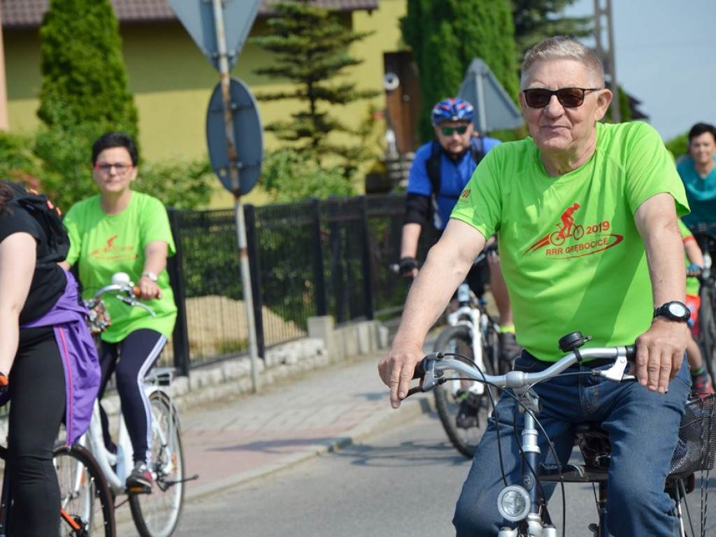 W Grębocicach na rowerach pojechały całe rodziny! Prawie 1110 osób na starcie Słonecznego Peletonu