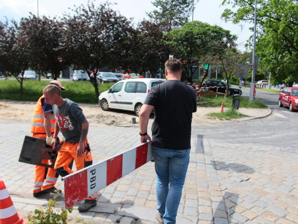Aleja Wolności zamknięta. Nie będzie przejazdu. Trwa rozkopywanie kolejnego odcinka