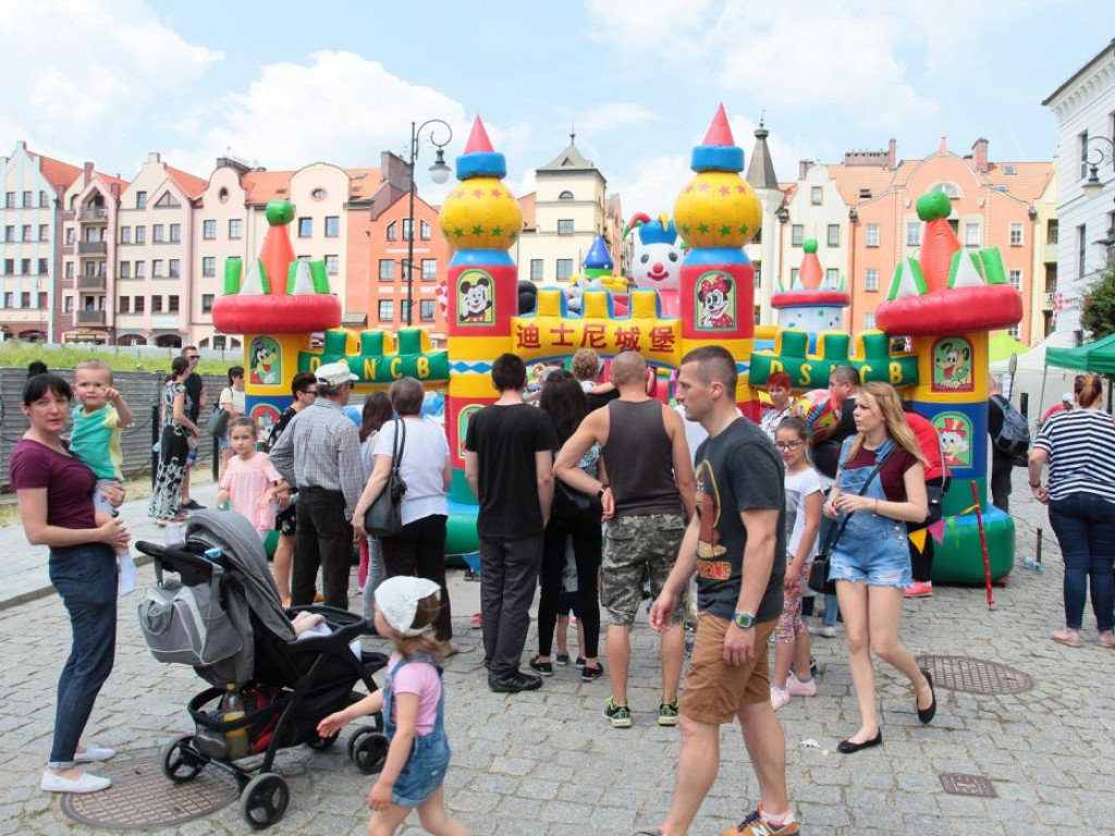 Rynkiem zawładnęły dzieci. Moc atrakcji czeka pod ratuszem