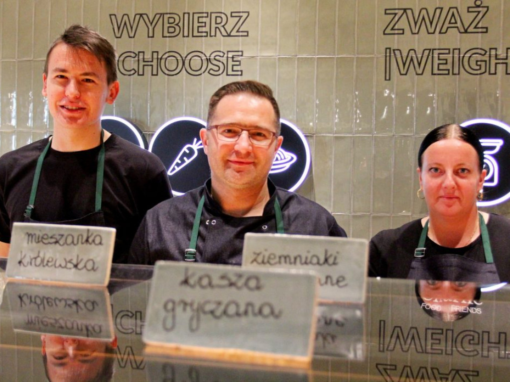 Wpadnij zjeść do Charlie Food & Friends