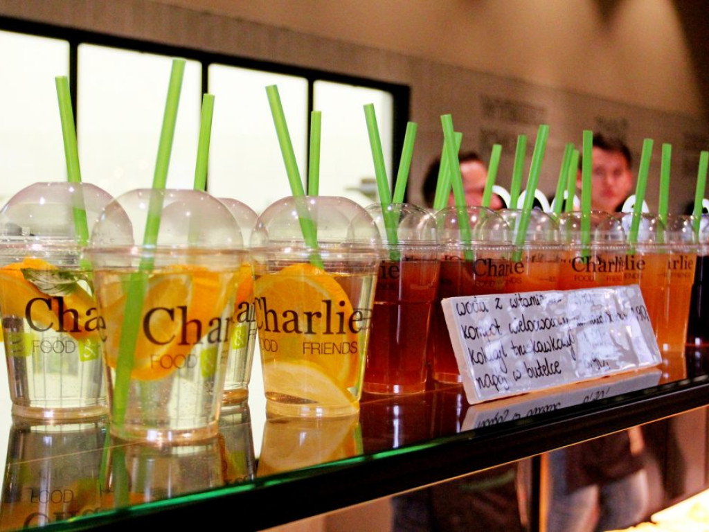 Wpadnij zjeść do Charlie Food & Friends