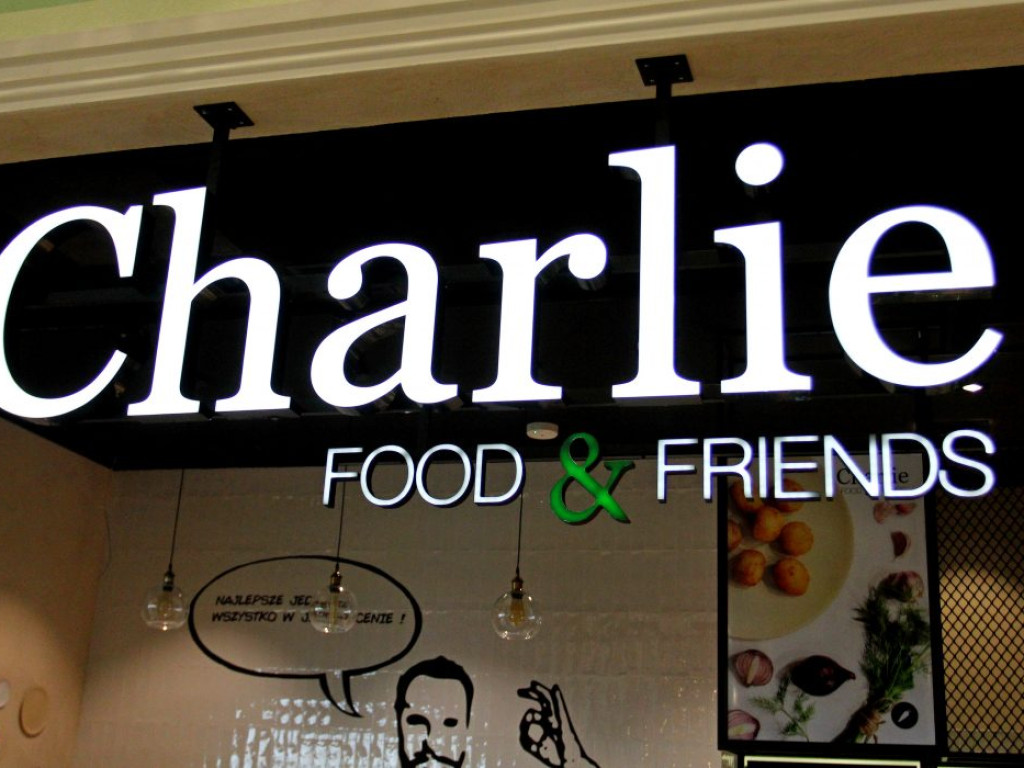 Wpadnij zjeść do Charlie Food & Friends