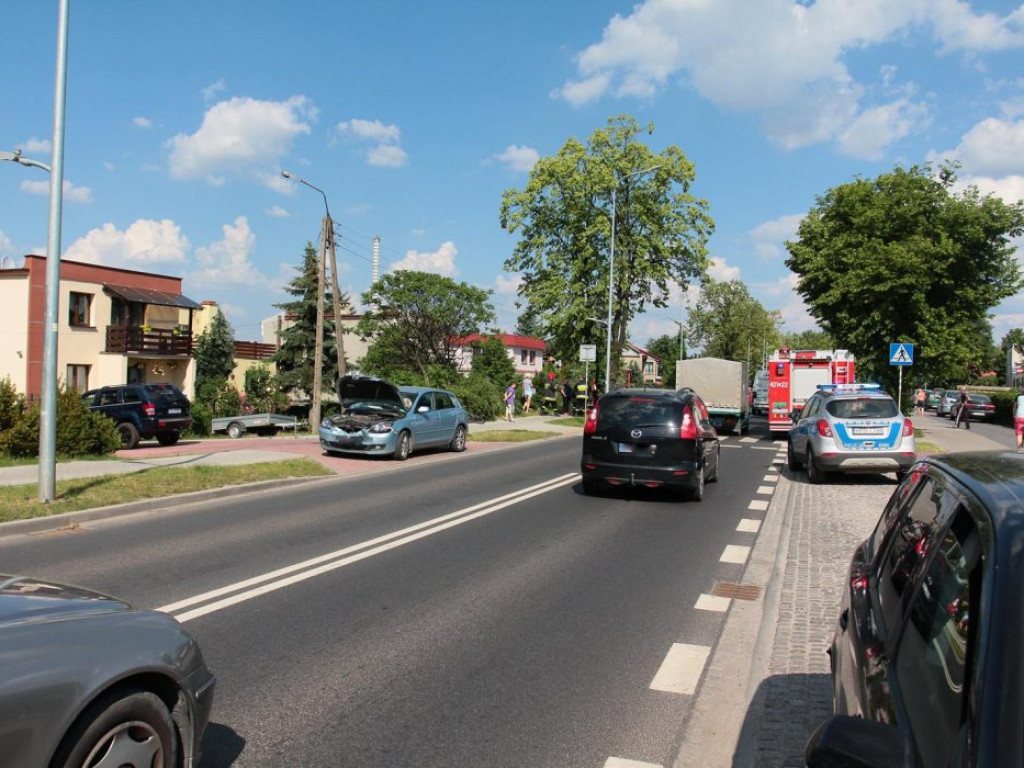 Nie zdążyła wyhamować i bęc. Stłuczka na Rudnowskiej
