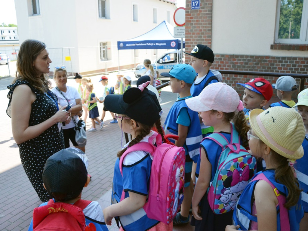Dzień Dziecka w głogowskiej komendzie. Policjantów odwiedziły przedszkolaki