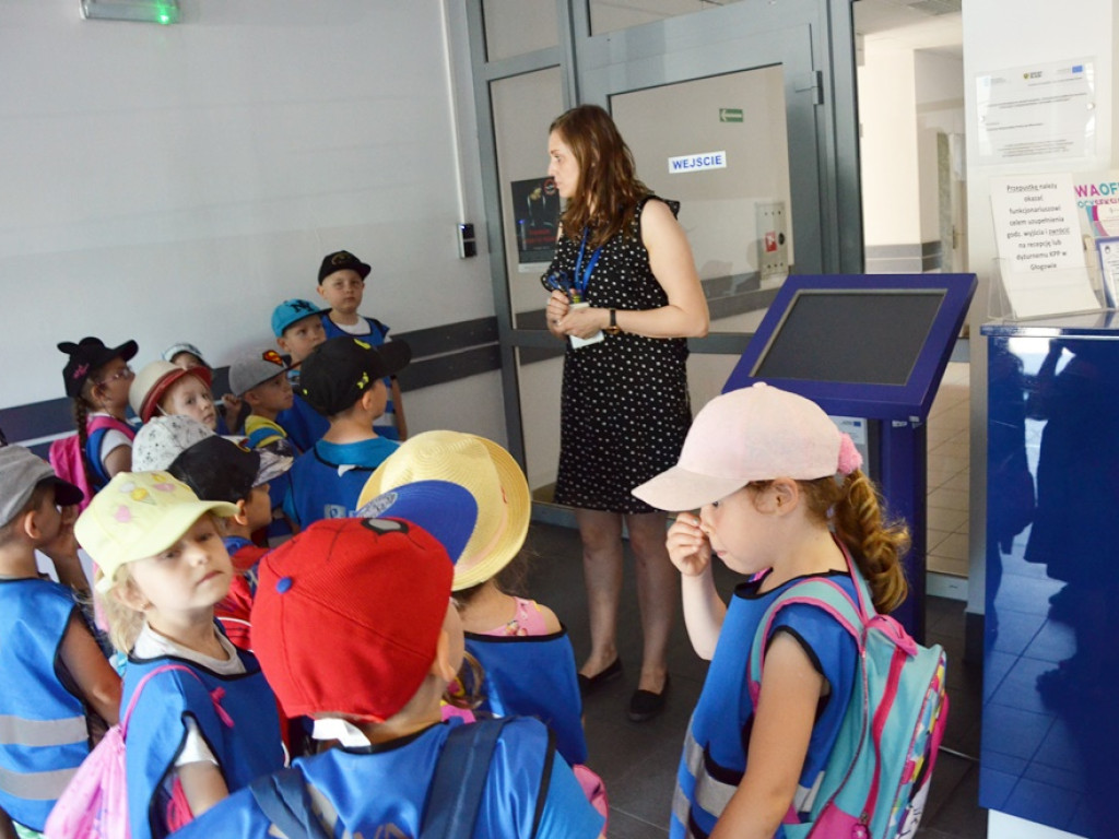 Dzień Dziecka w głogowskiej komendzie. Policjantów odwiedziły przedszkolaki