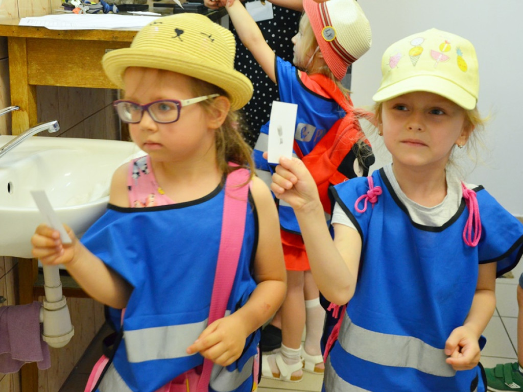 Dzień Dziecka w głogowskiej komendzie. Policjantów odwiedziły przedszkolaki