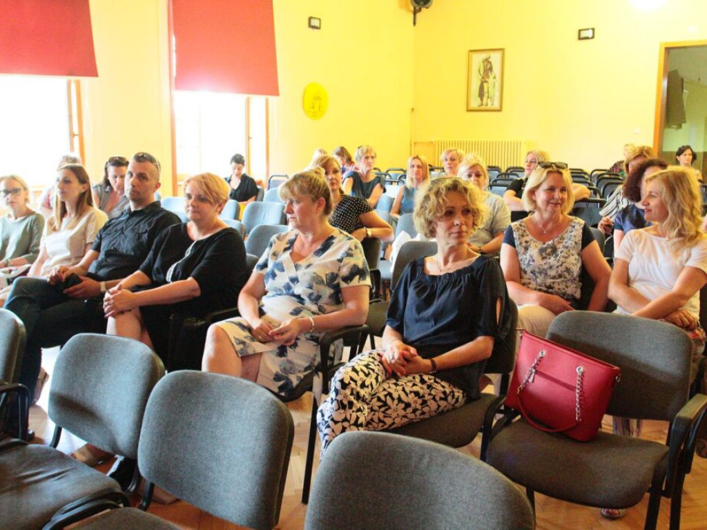 Specjaliści radzili, jak zapobiec fali samobójstw wśród dzieci