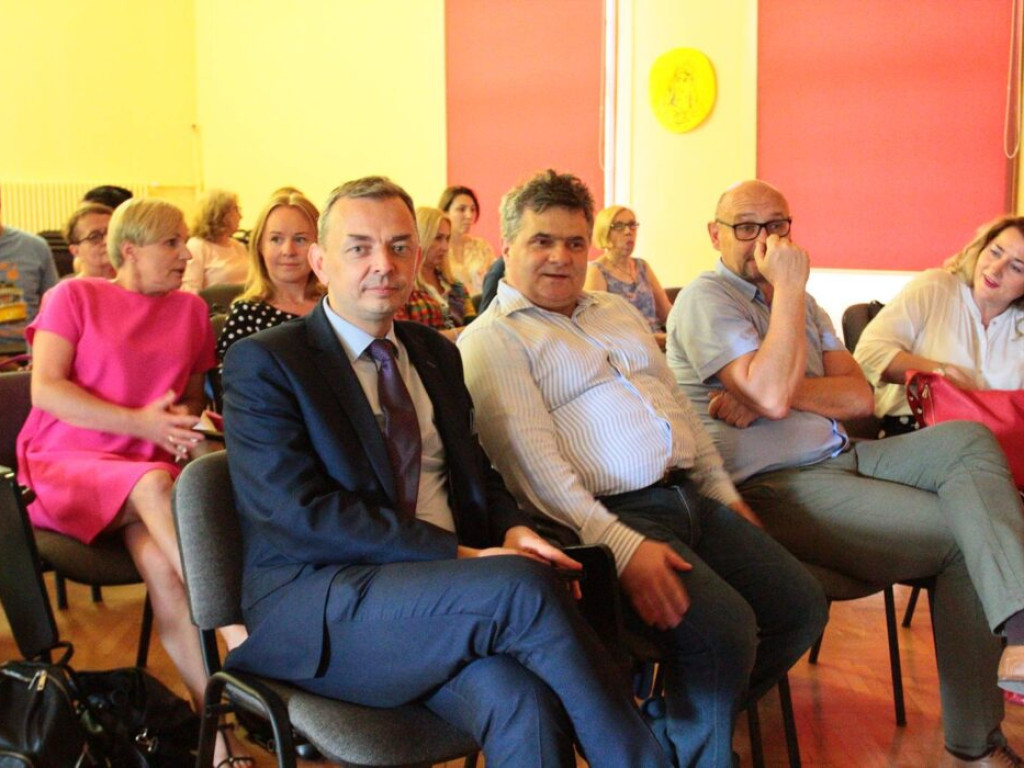 Specjaliści radzili, jak zapobiec fali samobójstw wśród dzieci