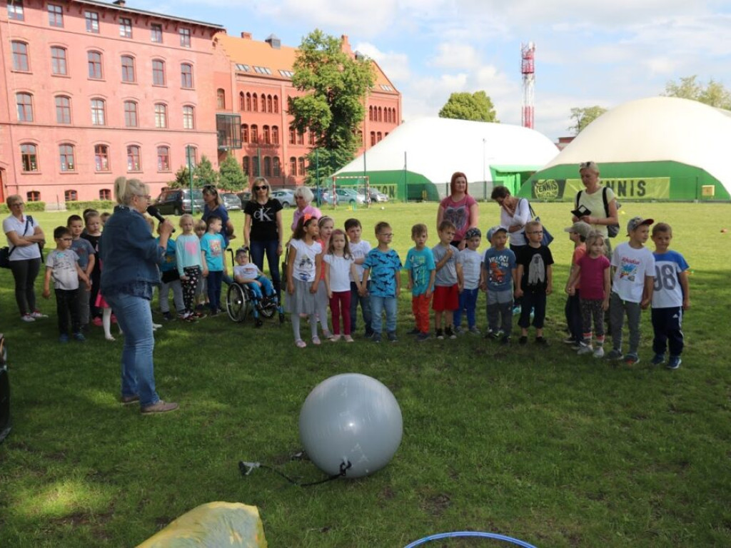 Studentki zorganizowały dla maluchów atrakcje z okazji Dnia Dziecka