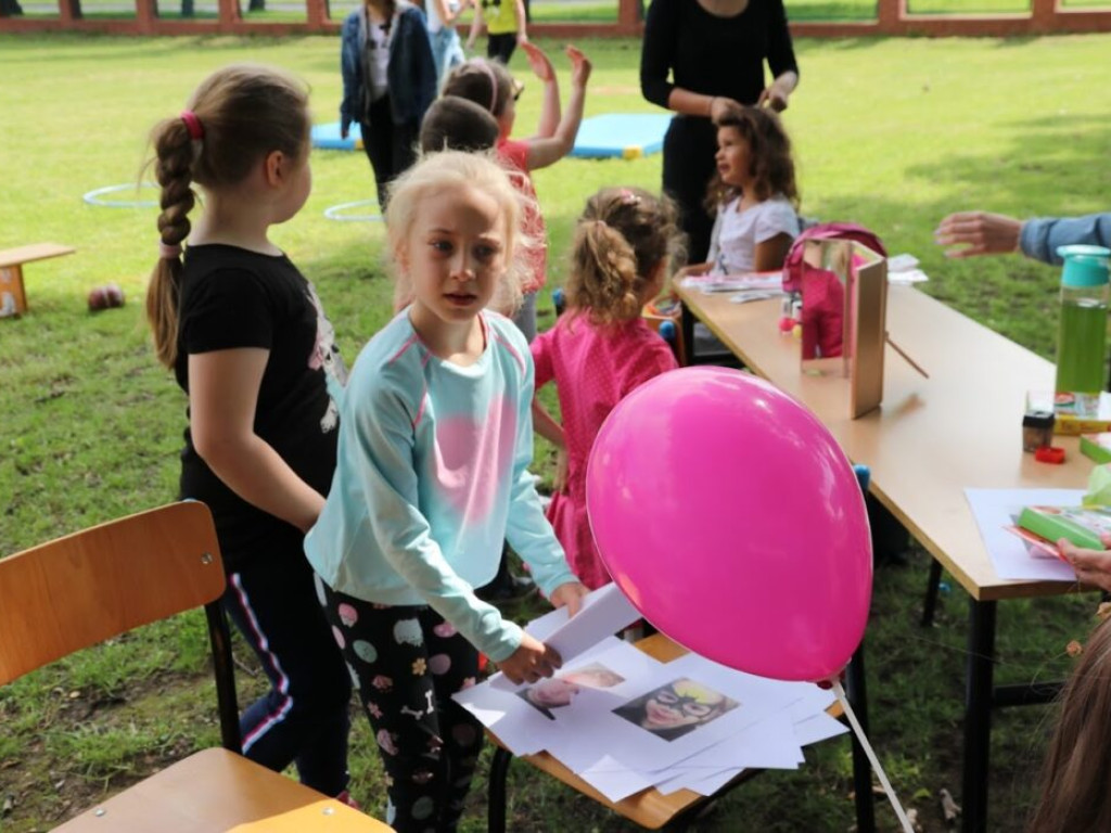 Studentki zorganizowały dla maluchów atrakcje z okazji Dnia Dziecka