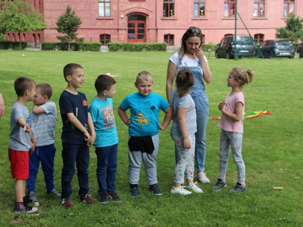 Studentki zorganizowały dla maluchów atrakcje z okazji Dnia Dziecka