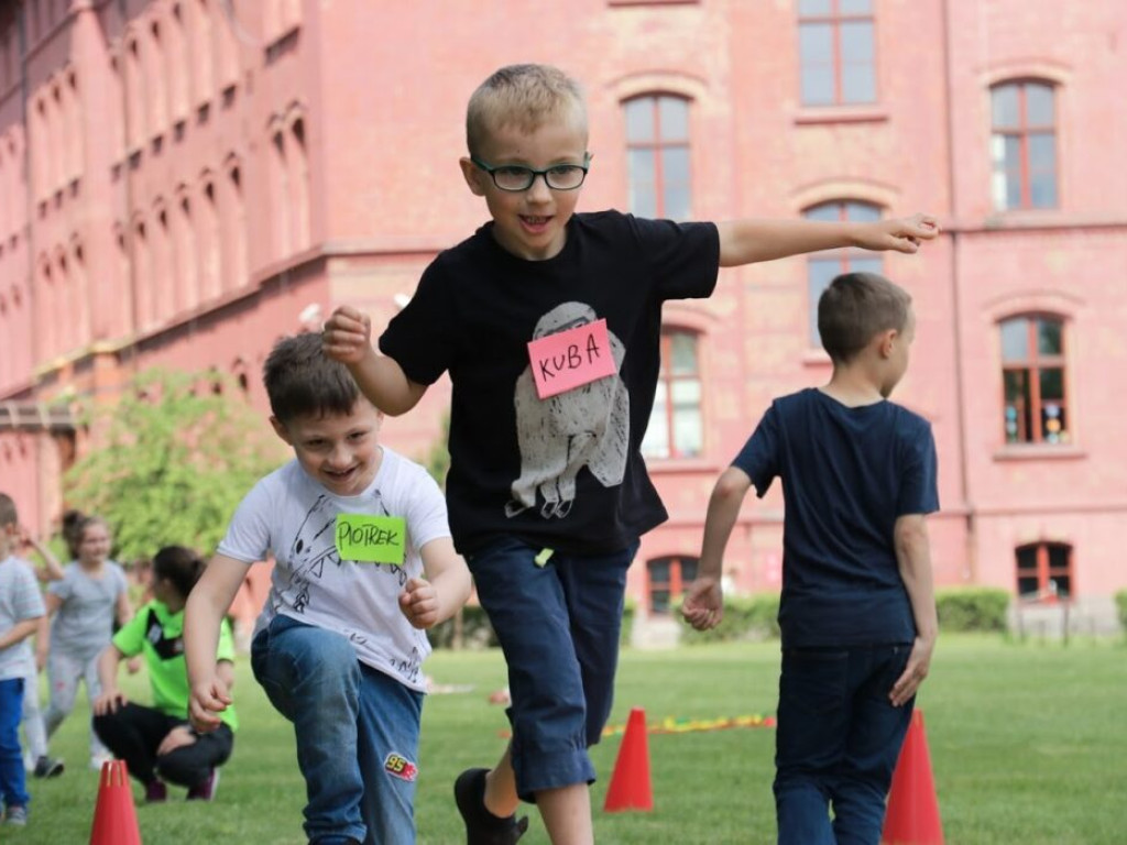 Studentki zorganizowały dla maluchów atrakcje z okazji Dnia Dziecka