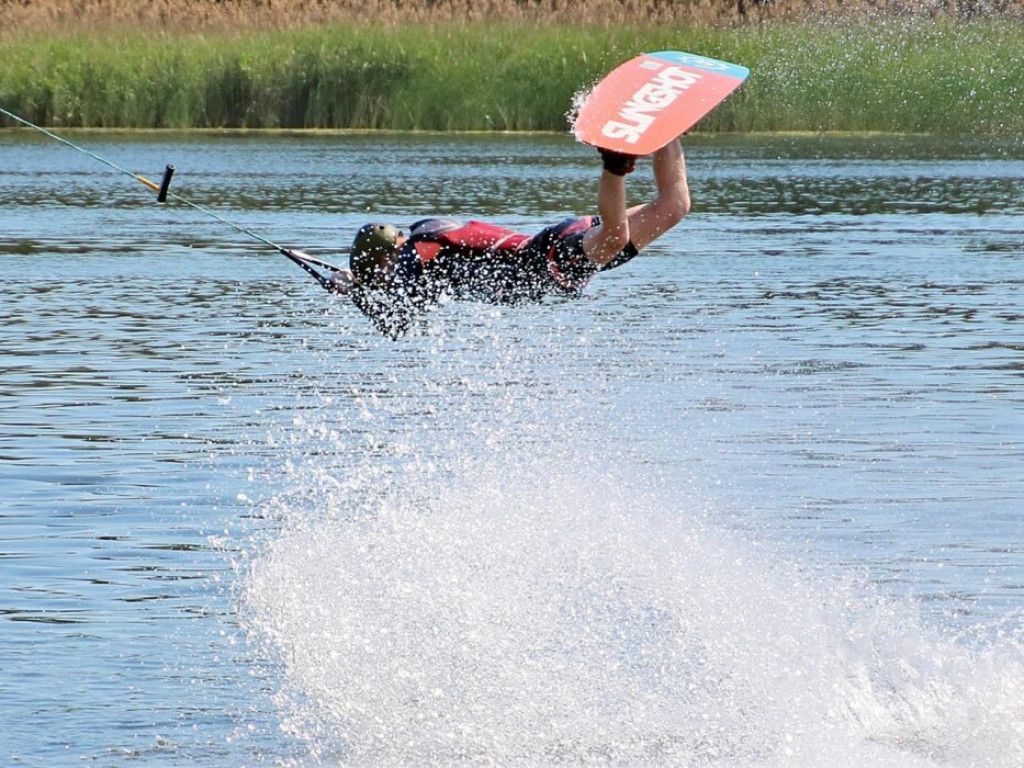 A może by tak weekend w Sławie? Plaża i jezioro tętnią już życiem