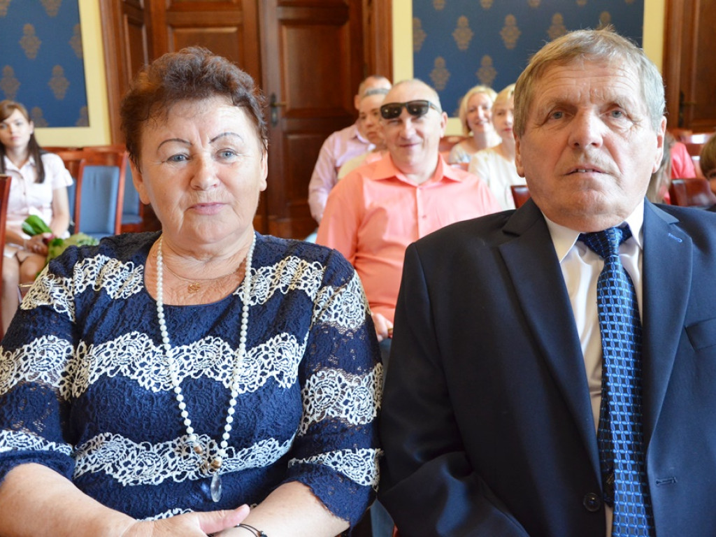 Jak trafi swój na swego, to trzeba kuć żelazo póki gorące... Złote gody w ratuszu