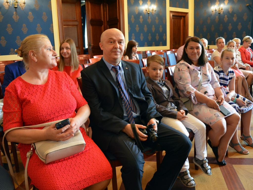 Jak trafi swój na swego, to trzeba kuć żelazo póki gorące... Złote gody w ratuszu