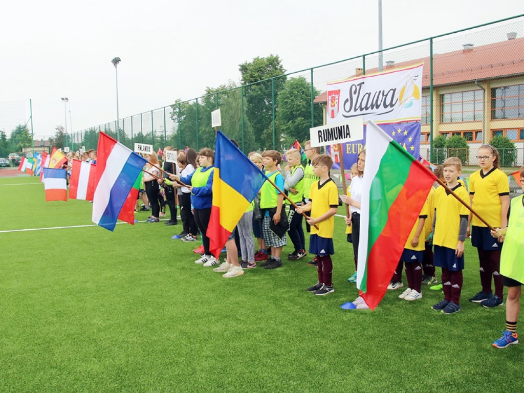 Piłkarskie mistrzostwa Europy w Sławie dla dzieci. Pokopać piłkę przyjechali uczniowie z Niemiec