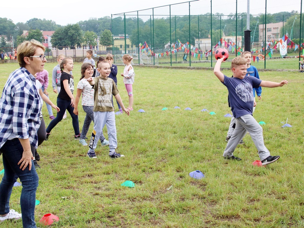 Piłkarskie mistrzostwa Europy w Sławie dla dzieci. Pokopać piłkę przyjechali uczniowie z Niemiec