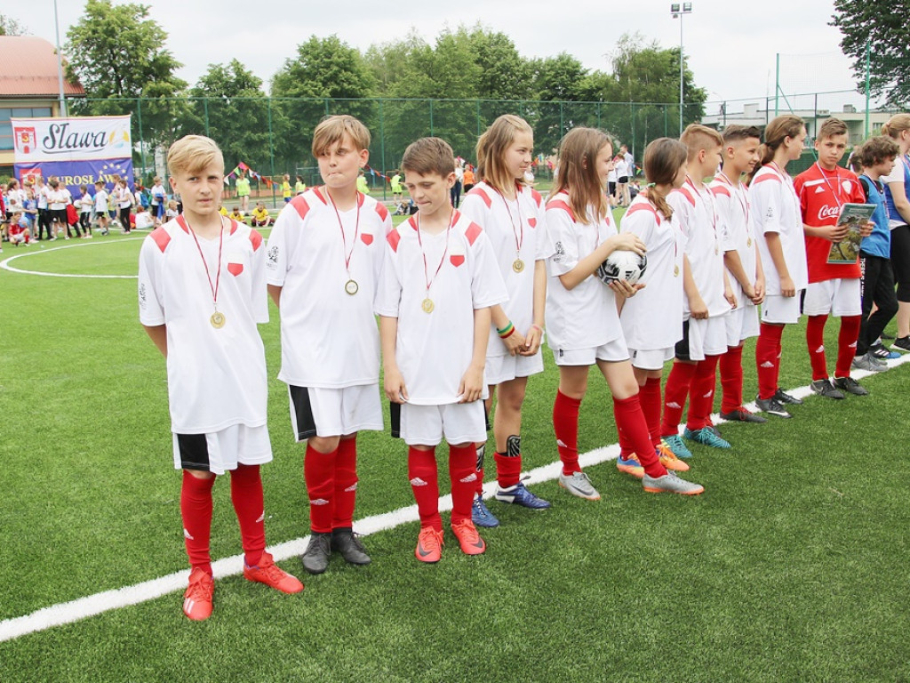 Piłkarskie mistrzostwa Europy w Sławie dla dzieci. Pokopać piłkę przyjechali uczniowie z Niemiec
