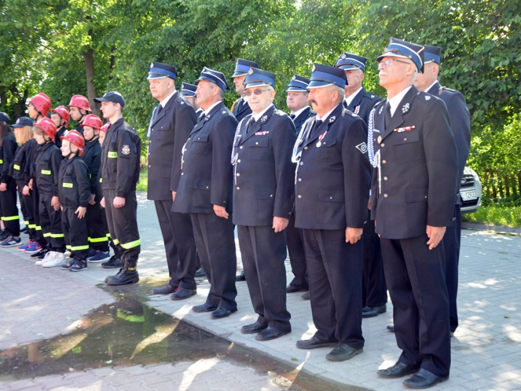 Niech święty Florian nad wami czuwa! Ochotnicy z Jerzmanowej mają nowego druha