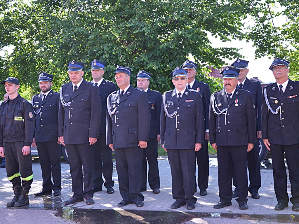 Niech święty Florian nad wami czuwa! Ochotnicy z Jerzmanowej mają nowego druha