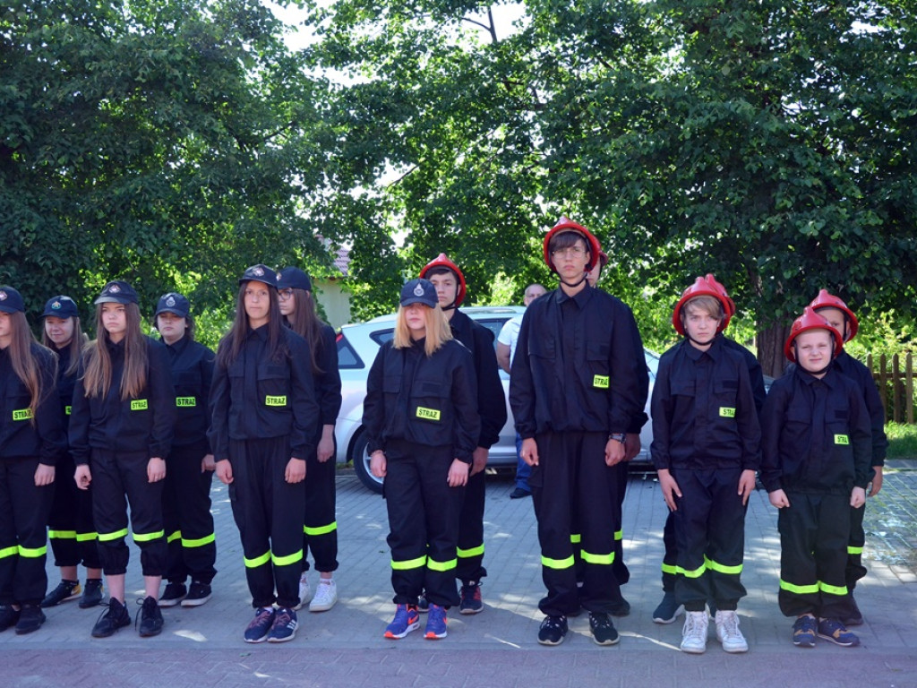 Niech święty Florian nad wami czuwa! Ochotnicy z Jerzmanowej mają nowego druha