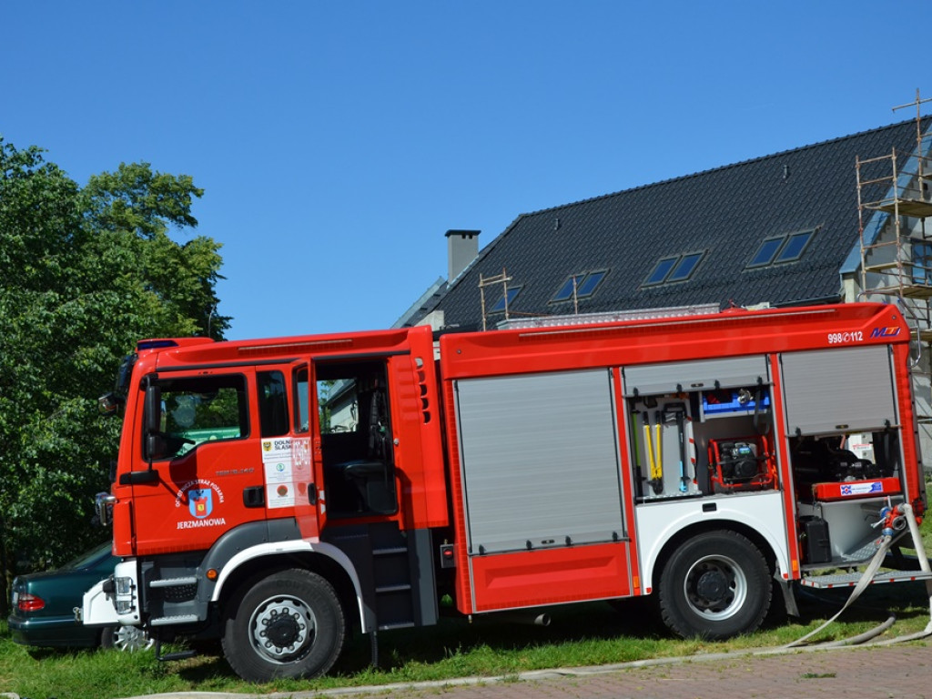 Niech święty Florian nad wami czuwa! Ochotnicy z Jerzmanowej mają nowego druha