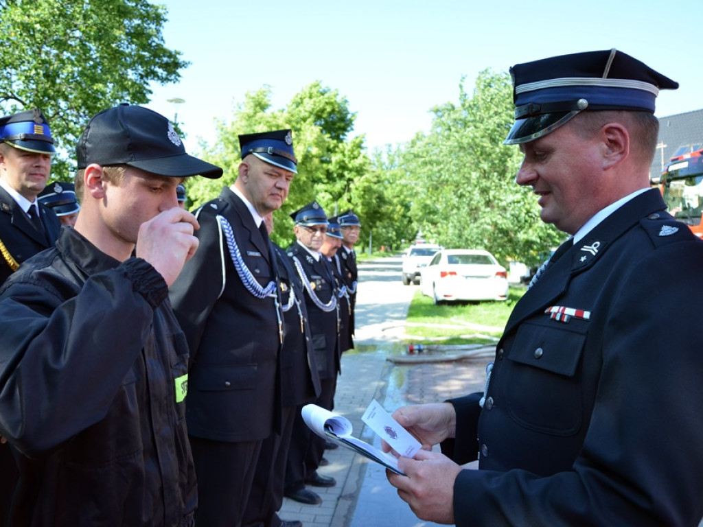 Niech święty Florian nad wami czuwa! Ochotnicy z Jerzmanowej mają nowego druha