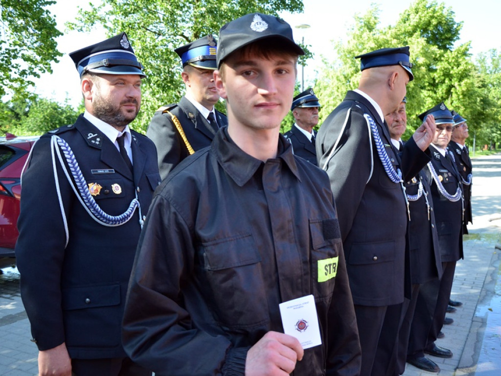 Niech święty Florian nad wami czuwa! Ochotnicy z Jerzmanowej mają nowego druha