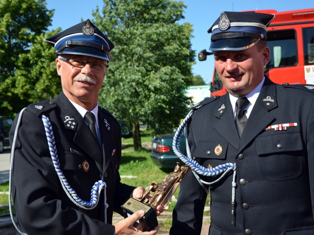 Niech święty Florian nad wami czuwa! Ochotnicy z Jerzmanowej mają nowego druha