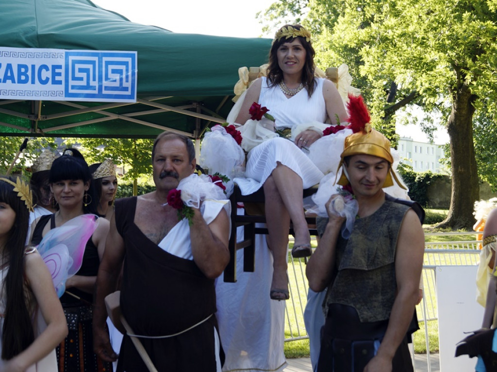 Turniej wsi w Grębocicach po grecku. W parku można było zobaczyć Zeusa, Atenę czy Herę