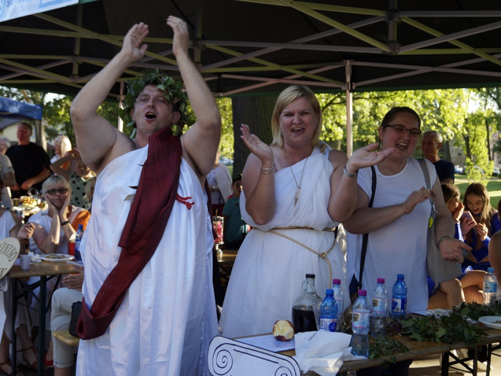 Turniej wsi w Grębocicach po grecku. W parku można było zobaczyć Zeusa, Atenę czy Herę