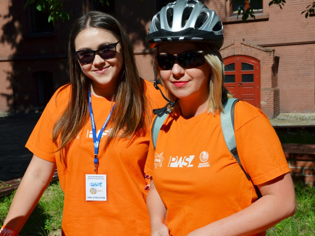 Odjazdowy Bibliotekarz po raz czwarty. Ruszył rajd rowerowy do Dalkowa. Dopisała pogoda i frekwencja