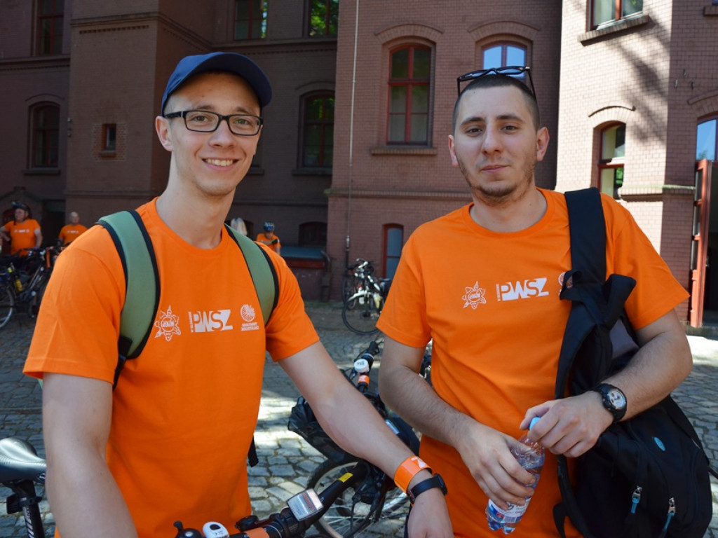 Odjazdowy Bibliotekarz po raz czwarty. Ruszył rajd rowerowy do Dalkowa. Dopisała pogoda i frekwencja