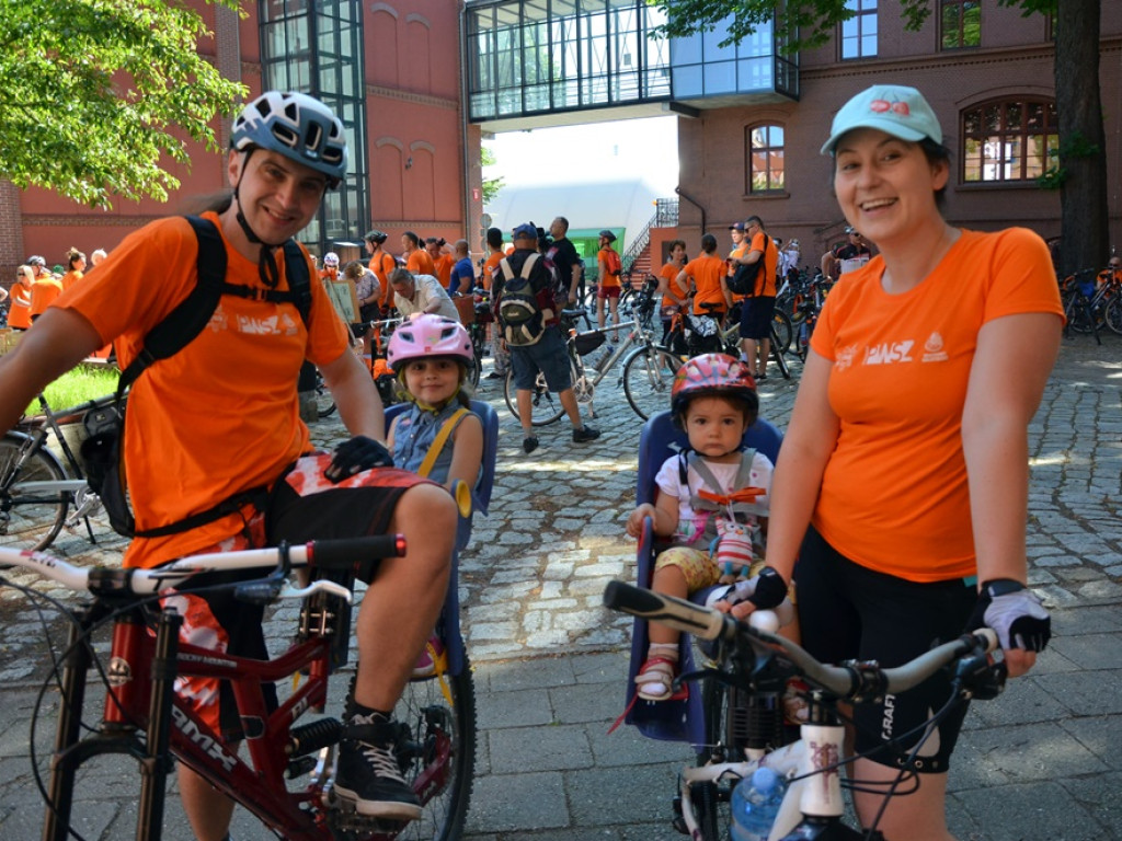 Odjazdowy Bibliotekarz po raz czwarty. Ruszył rajd rowerowy do Dalkowa. Dopisała pogoda i frekwencja