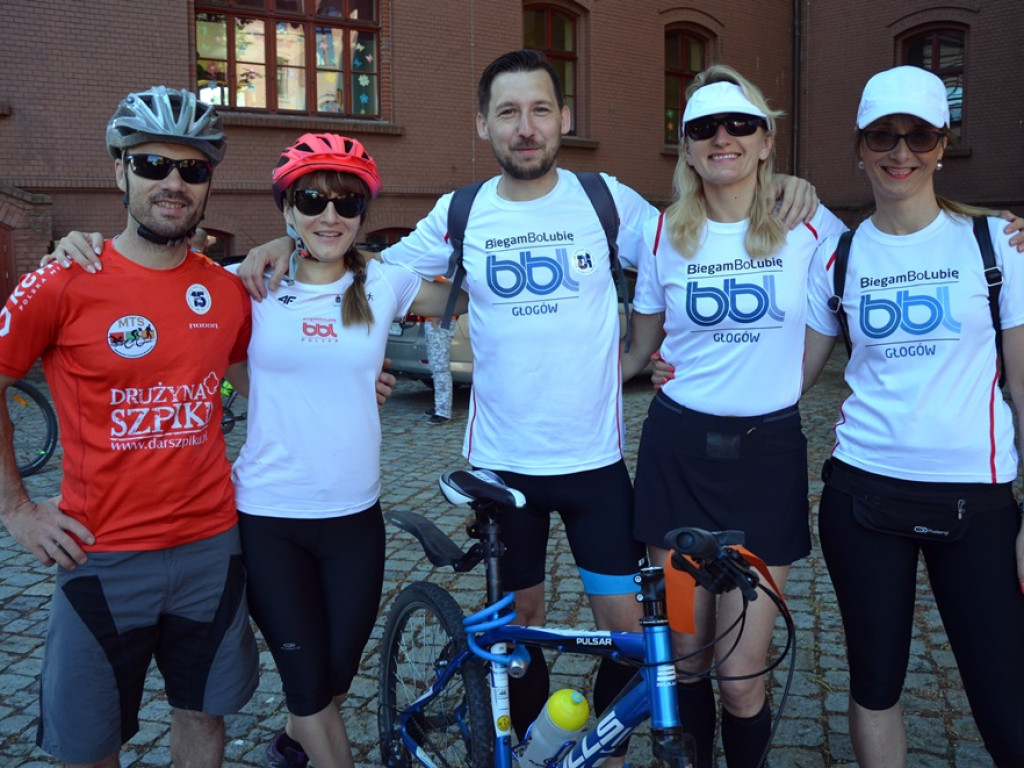 Odjazdowy Bibliotekarz po raz czwarty. Ruszył rajd rowerowy do Dalkowa. Dopisała pogoda i frekwencja