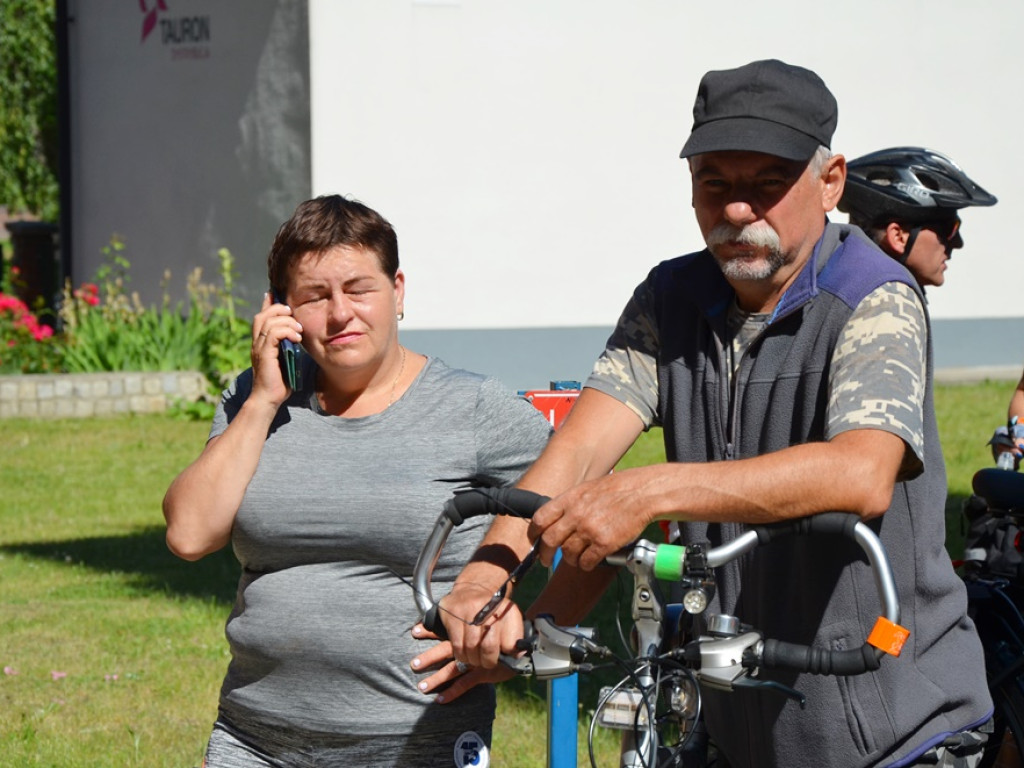 Odjazdowy Bibliotekarz po raz czwarty. Ruszył rajd rowerowy do Dalkowa. Dopisała pogoda i frekwencja