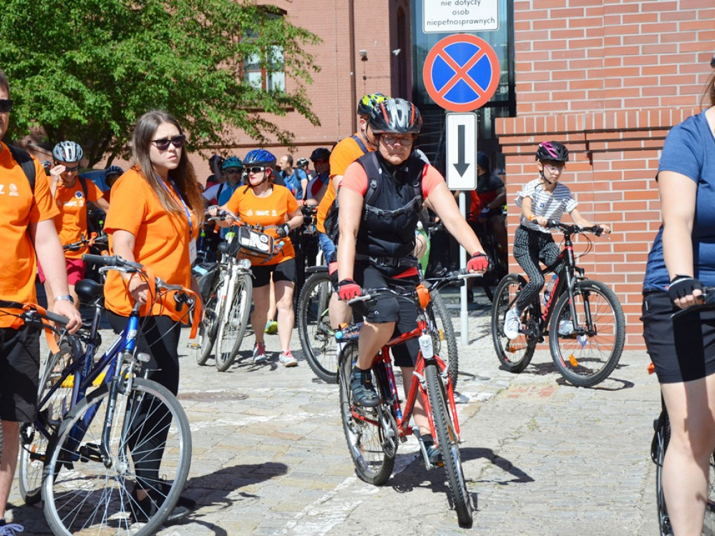 Odjazdowy Bibliotekarz po raz czwarty. Ruszył rajd rowerowy do Dalkowa. Dopisała pogoda i frekwencja