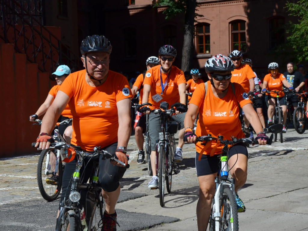 Odjazdowy Bibliotekarz po raz czwarty. Ruszył rajd rowerowy do Dalkowa. Dopisała pogoda i frekwencja