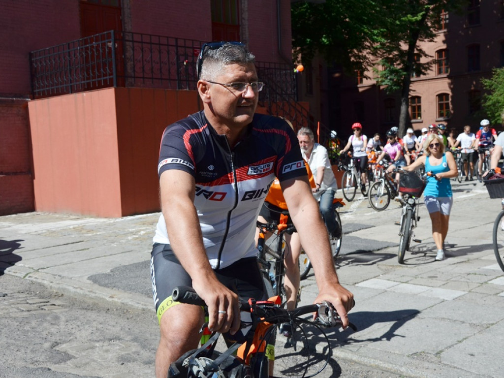 Odjazdowy Bibliotekarz po raz czwarty. Ruszył rajd rowerowy do Dalkowa. Dopisała pogoda i frekwencja