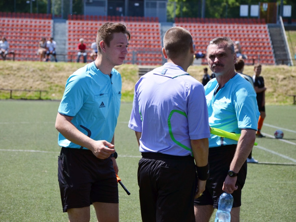 Pogrom na koniec sezonu! Chrobry wygrywa w wielkim stylu i ma co świętować