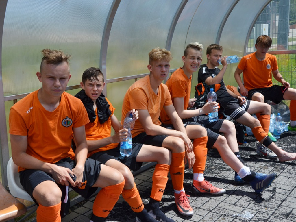 Pogrom na koniec sezonu! Chrobry wygrywa w wielkim stylu i ma co świętować