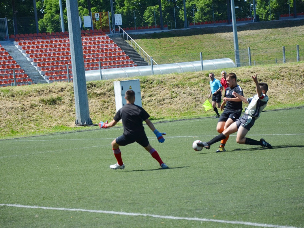Pogrom na koniec sezonu! Chrobry wygrywa w wielkim stylu i ma co świętować