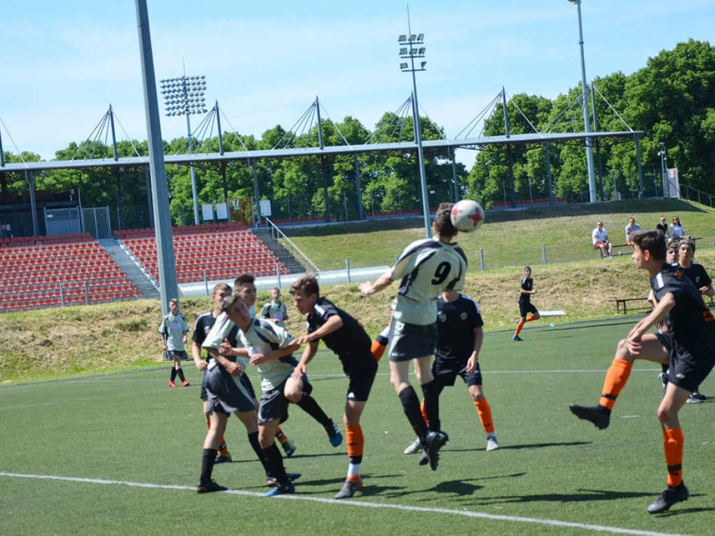 Pogrom na koniec sezonu! Chrobry wygrywa w wielkim stylu i ma co świętować