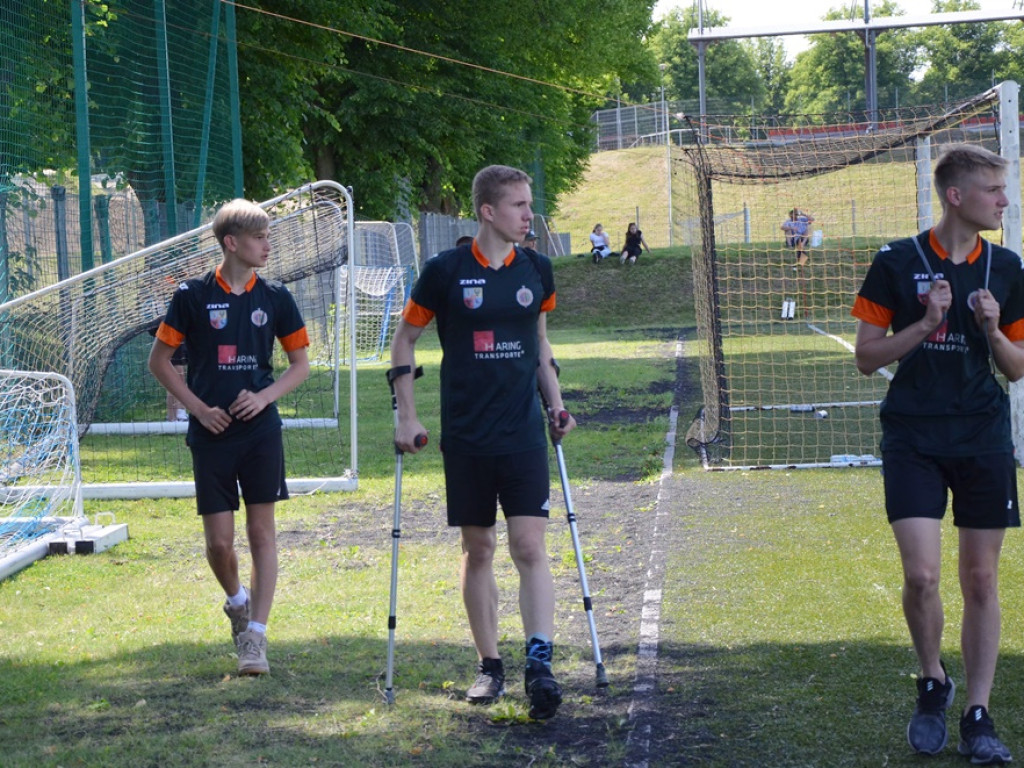 Pogrom na koniec sezonu! Chrobry wygrywa w wielkim stylu i ma co świętować