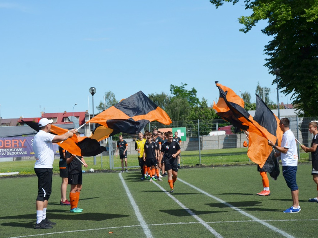 Pogrom na koniec sezonu! Chrobry wygrywa w wielkim stylu i ma co świętować