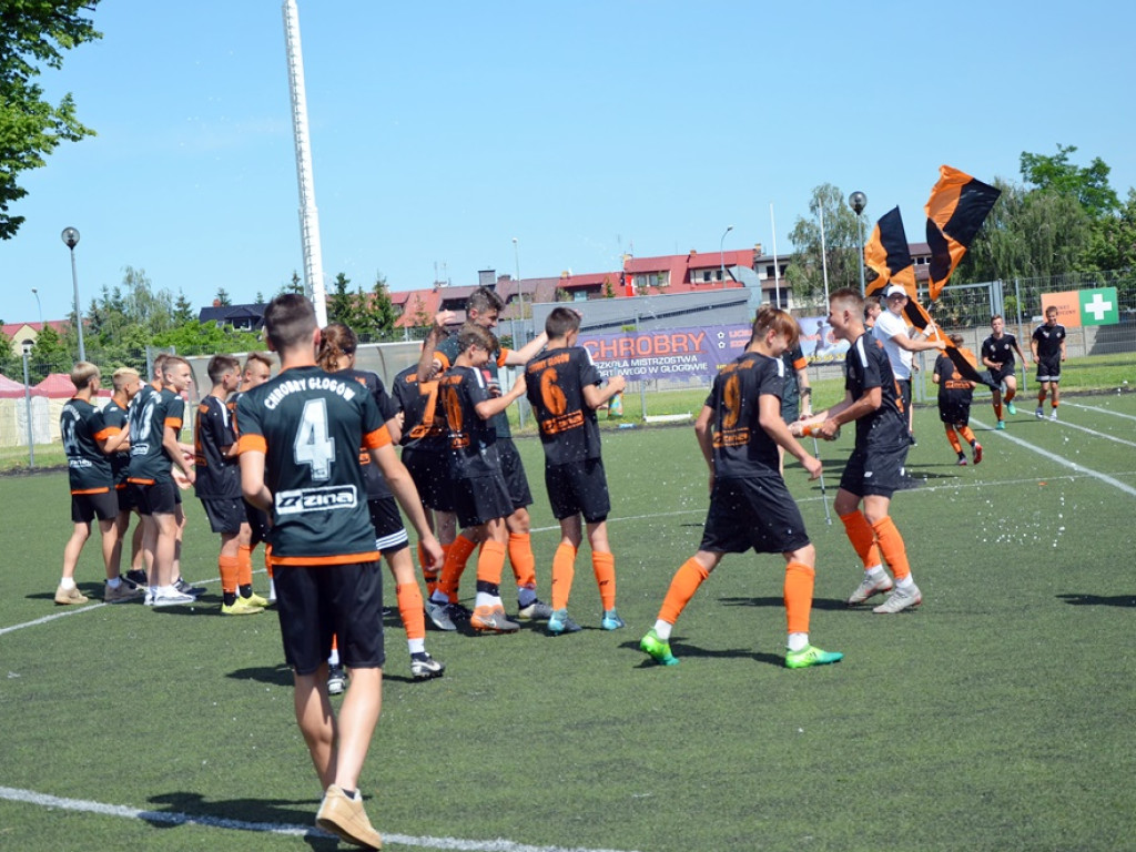 Pogrom na koniec sezonu! Chrobry wygrywa w wielkim stylu i ma co świętować