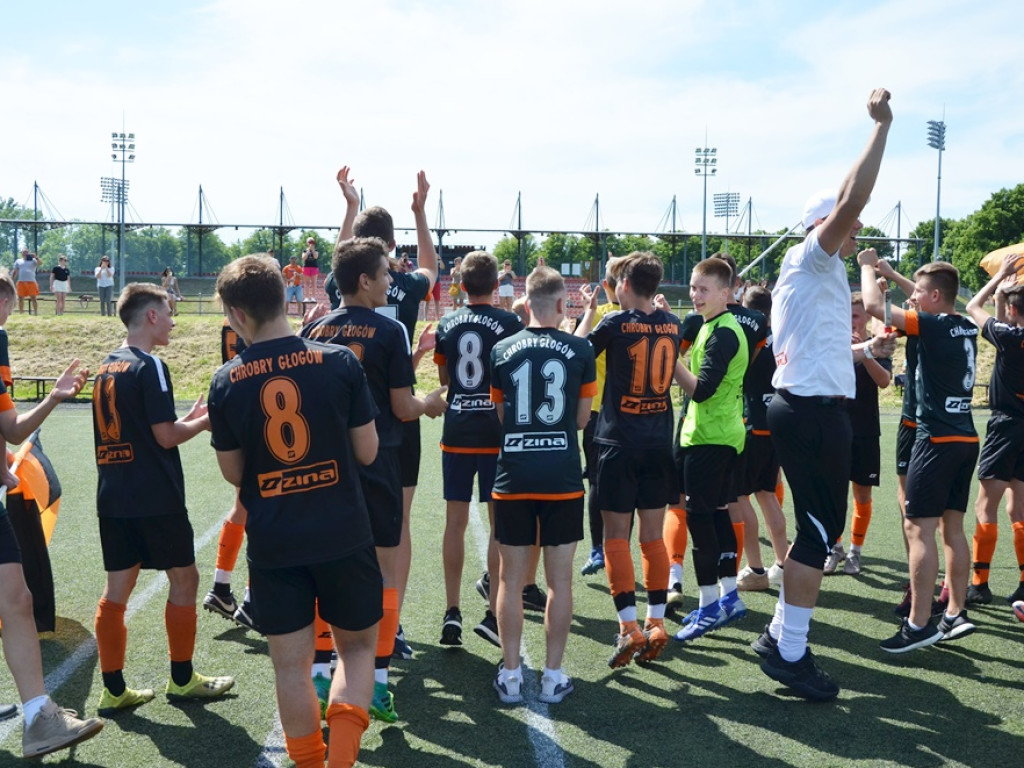 Pogrom na koniec sezonu! Chrobry wygrywa w wielkim stylu i ma co świętować