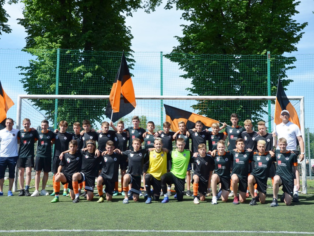 Pogrom na koniec sezonu! Chrobry wygrywa w wielkim stylu i ma co świętować