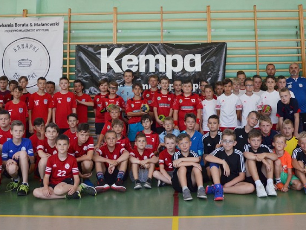 Młodzi szczypiorniści już na parkiecie. Finałowy turniej trwa!